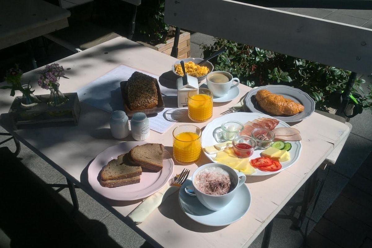 Frühstück im Café Nordhörnchen